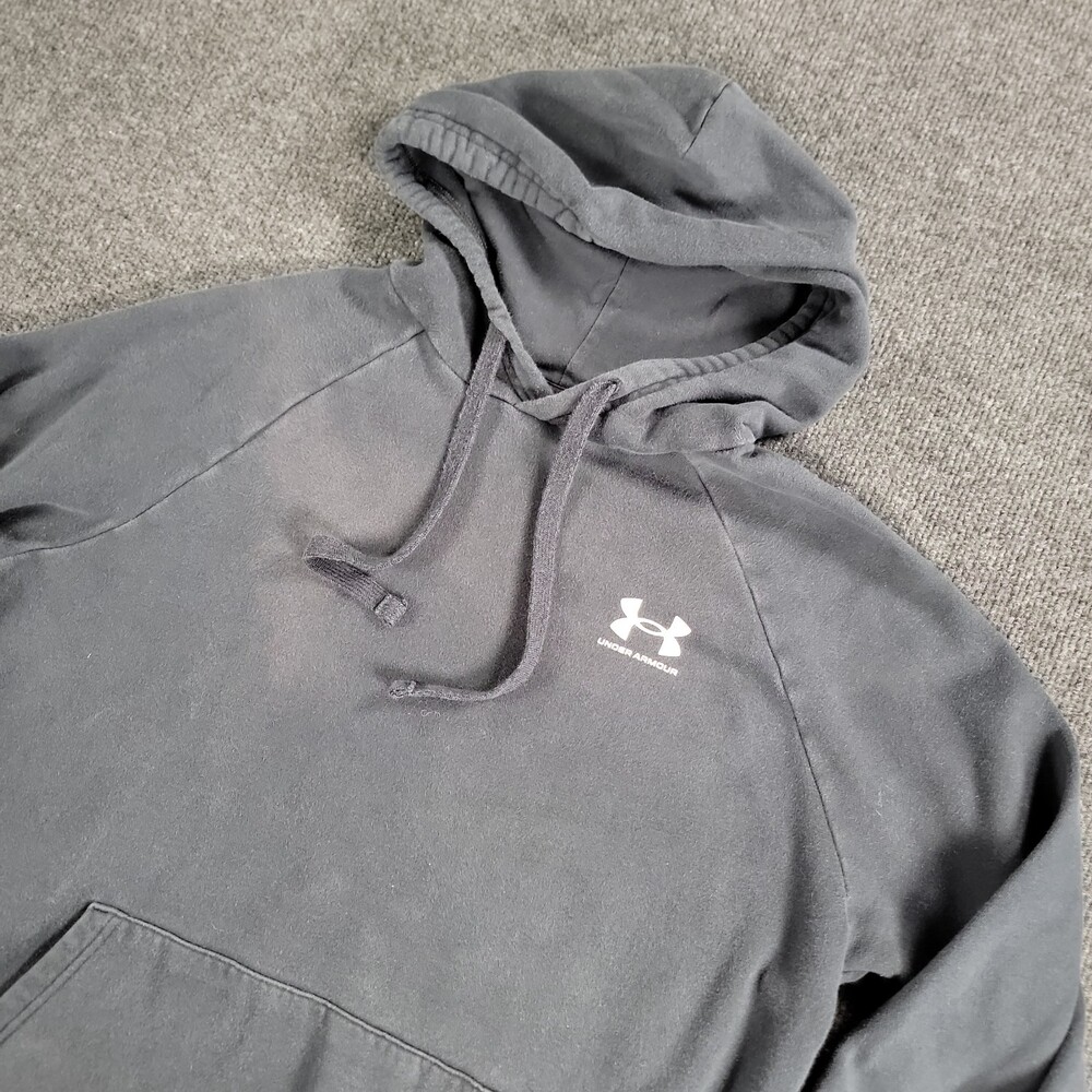Under Armour Men’s Medium Hoodie Pullover Black Long Sleeve